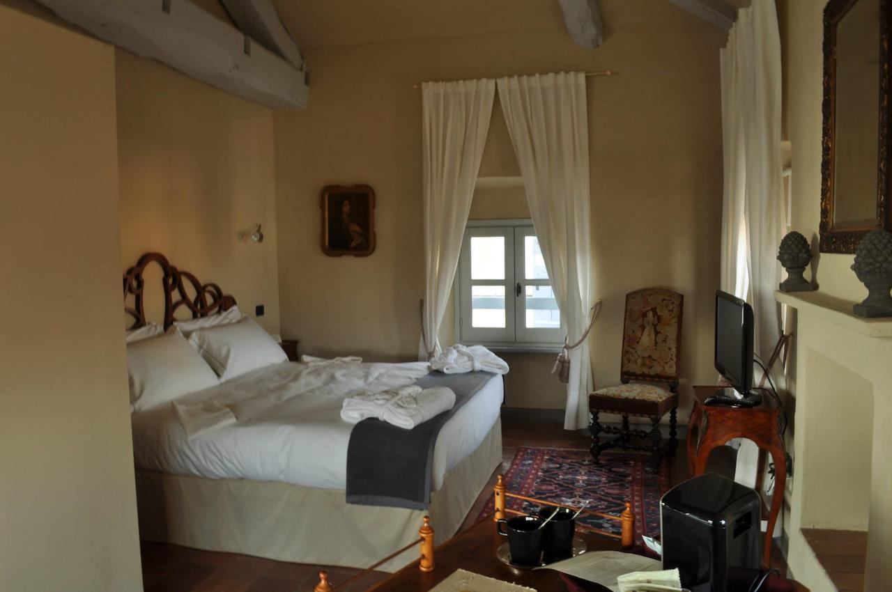 ホテル Antico Borgo クーネオ 部屋 写真