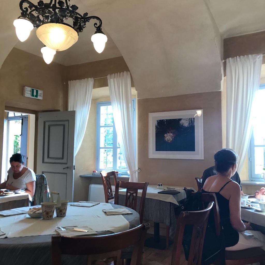 ホテル Antico Borgo クーネオ エクステリア 写真